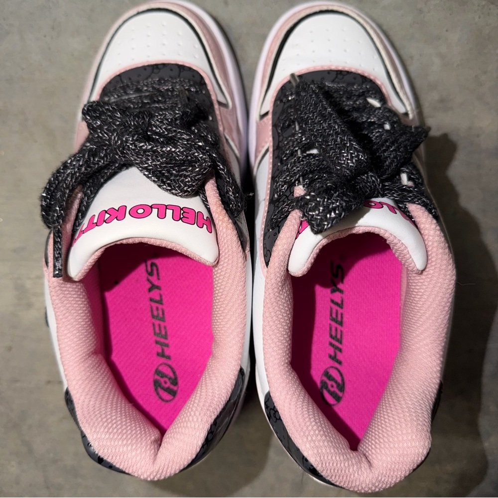 Hello kitty heelys - Picture 6 of 7